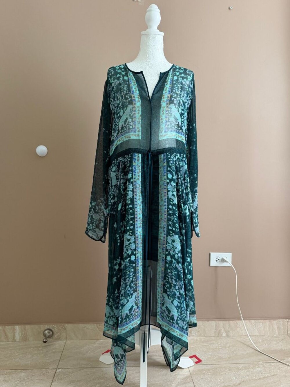 BCBGMAXAZRIA high-low green dress with flower print Size M